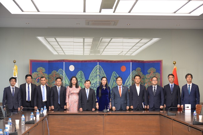 Lãnh đạo tỉnh chào xã giao Đại sứ đặc mệnh toàn quyền Hàn Quốc tại Việt Nam