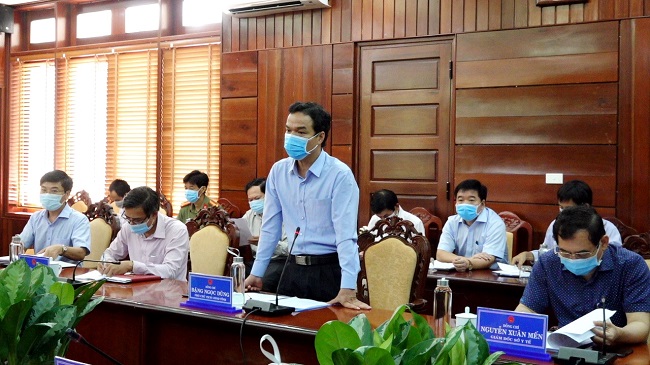 Thứ trưởng Bộ Y tế Nguyễn Trường Sơn làm việc với Ban Chỉ đạo phòng, chống Covid-19 tỉnh