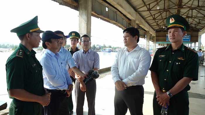 Phó Chủ tịch UBND tỉnh Trần Phước Hiền kiểm tra công tác chống khai thác IUU tại thành phố Quảng Ngãi
