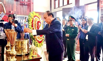 President Nguyen Xuan Phuc visits PM Pham Van Dong's Memorial Area