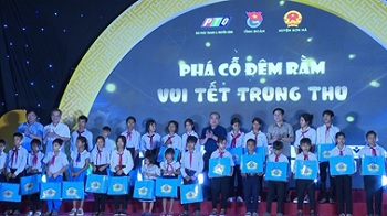 Quang Ngai with the Mid-Autumn Festival for children