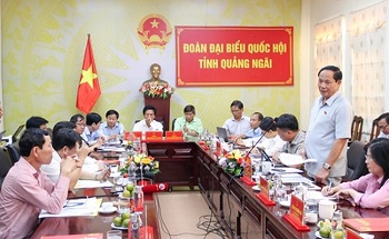 The NA's Vice Chairman Mr. Tran Quang Phuong met with Quang Ngai provincial high-ranking leaders