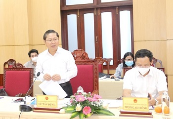 Deputy Minister of Labor, War Invalids and Social Affairs Mr. Le Tan Dung met with Quang Ngai leaders on vocational education