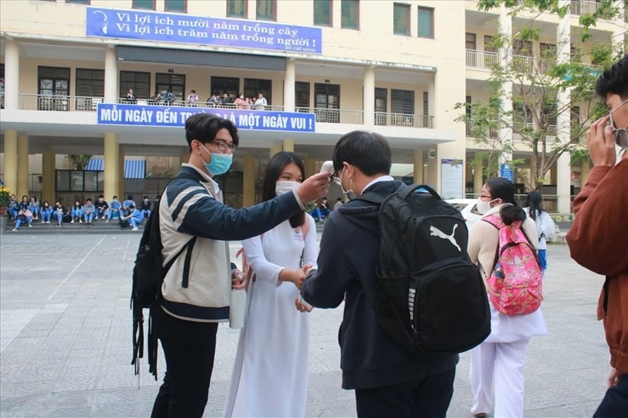 Quang Ngai reopens schools