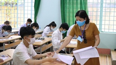 Quang Ngai: 1,265 students taking the high school graduation exam for the 2nd phase