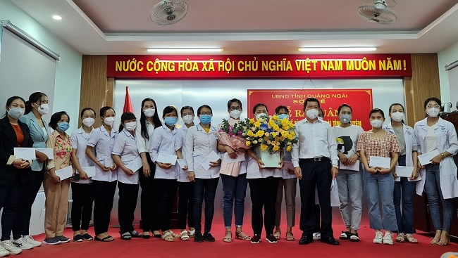 34 Quang Ngai doctors and nurses go to HCM City to support the fight against Covid-19