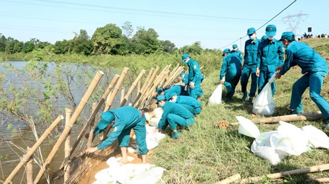 Training forces to prevent natural disasters at commune level