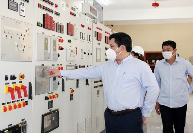PPC's vice chairman Mr. Tran Phuoc Hien inspects hydropower projects in Ba To district