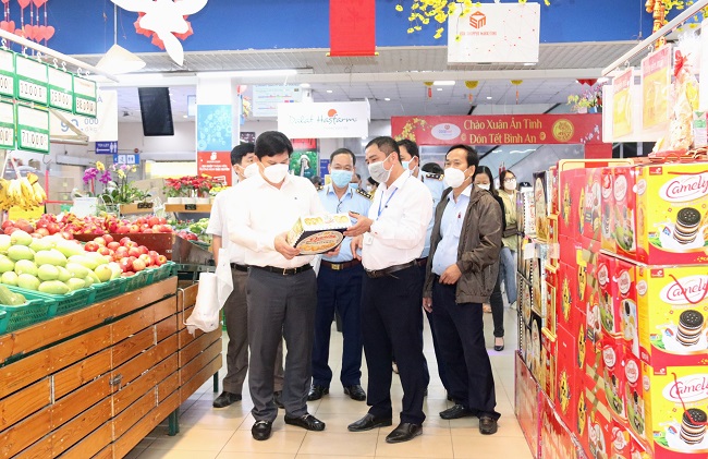 PPC's vice chairman Tran Phuoc Hien inspected markets ahead Tet holidays