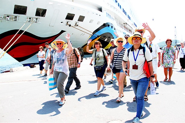 Develop roadmap to welcome international tourists