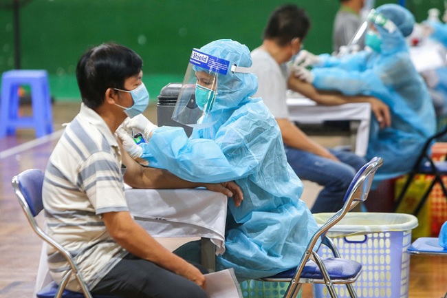 Quang Ngai encourages people to get vaccinated