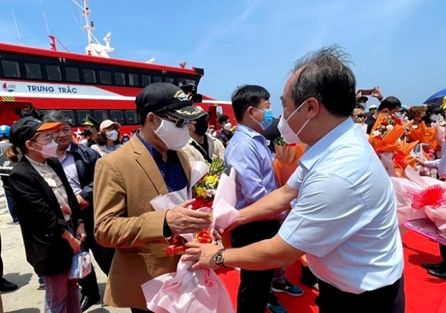Ly Son welcomes the first passengers on Da Nang - Ly Son waterway route
