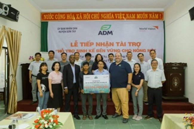 ADM and World Vision Vietnam supported the supply of breeding chickens for farmers