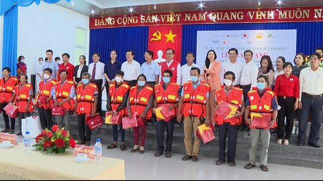 1,000 sets of multi-purpose life jackets to poor and needy fishermen