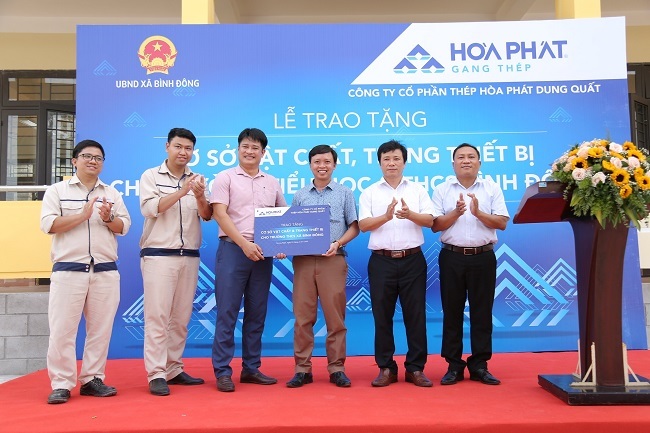 Hoa Phat Dung Quat sponsored over VND 05 billion to upgrade schools and medical stations in Quang Ngai