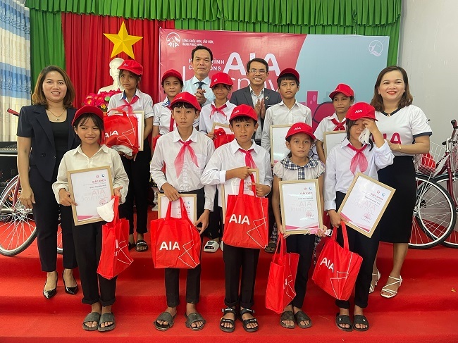 AIA organizes event “Journey of life” in Quang Ngai