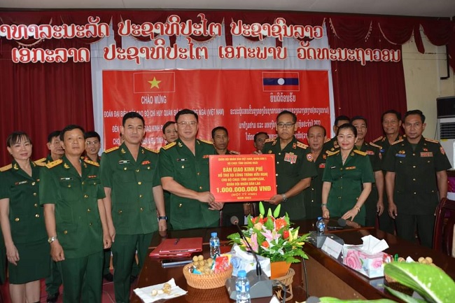 Quang Ngai provincial Military Command implemented humanitarian activities in Champasak