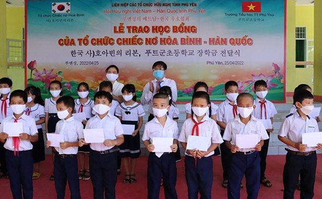Receiving the Korea - Vietnam Peace Fund project