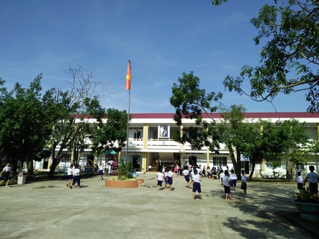 To recognize 02 schools meeting national standards
