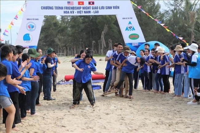 Students from the US - Vietnam - Laos gather in Quang Ngai