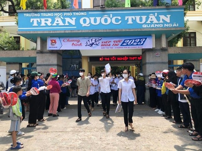 Quang Ngai has 13 high schools with 100% graduation rate
