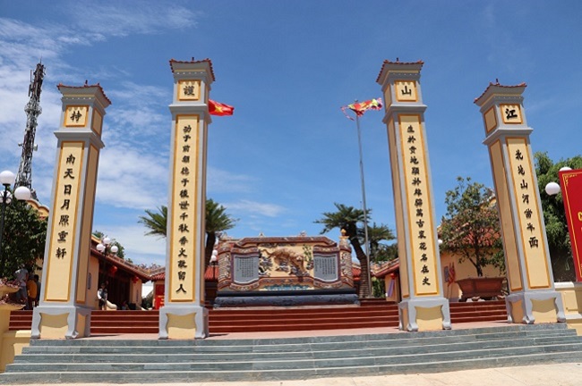 To receive donations of artifacts related to Quang Ngai province