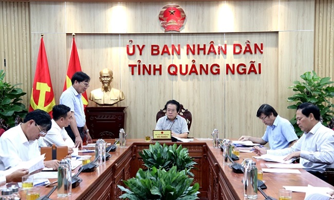 Quang Ngai provincial leader works with Quang Nam Central General Hospital