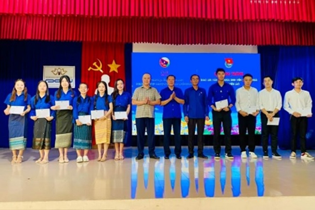 Supporting scholarships in the academic year 2023 - 2024 for localities of Lao PDR