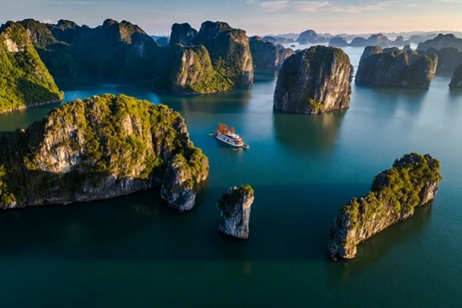 Ha Long Bay among Top 10 Most-Visited Natural Wonders