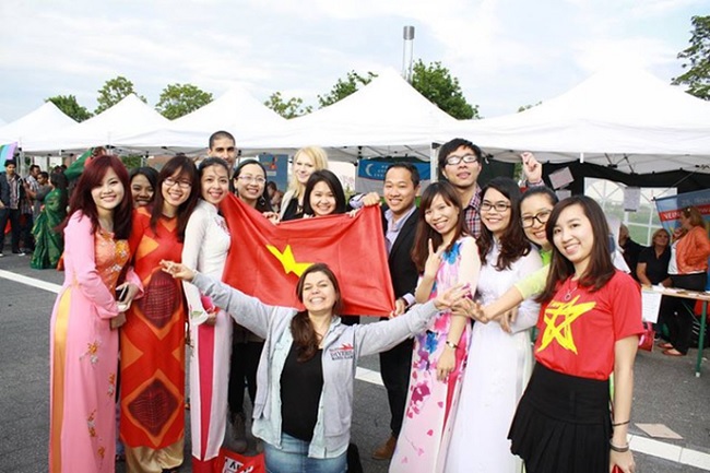 Viet Nam leads ASEAN in sending students abroad