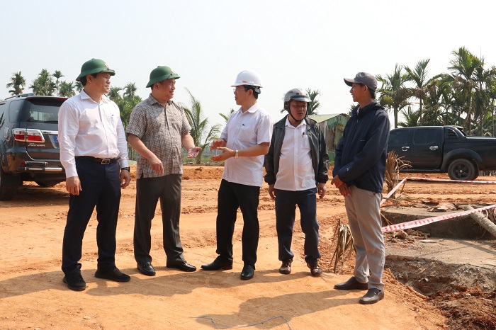 Lãnh đạo tỉnh kiểm tra tiến độ bồi thường, GPMB dự án thành phần đoạn Quảng Ngãi - Hoài Nhơn, đoạn qua địa bàn huyện Tư Nghĩa