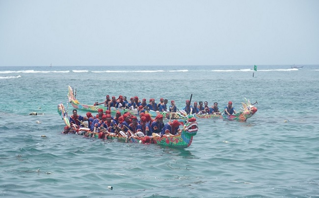 Ly Son district organizes the Four Spirits Traditional Boat Racing