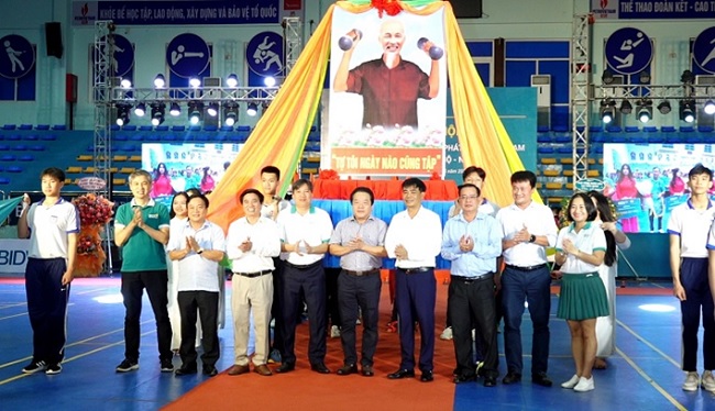 The PPC’s Vice Chairman, Vo Phien, attends the Sports Festival of BIDV Grassroots Trade Unions