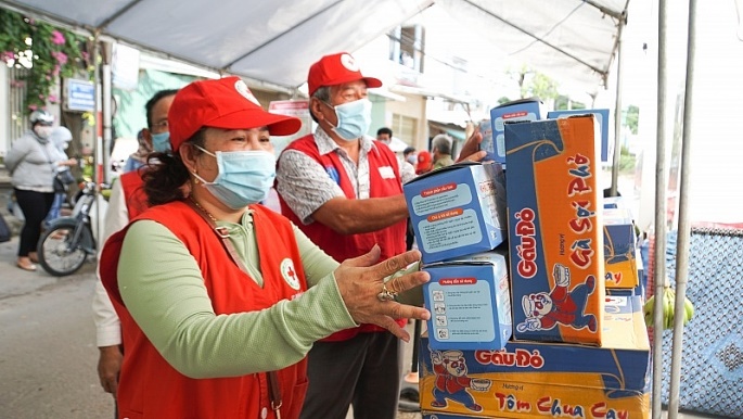 Quang Ngai City Red Cross supports isolation area