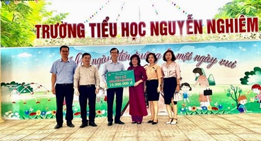 VBSP-Quang Ngai branch joined hands to support Covid-19 epidemic prevention and control at schools